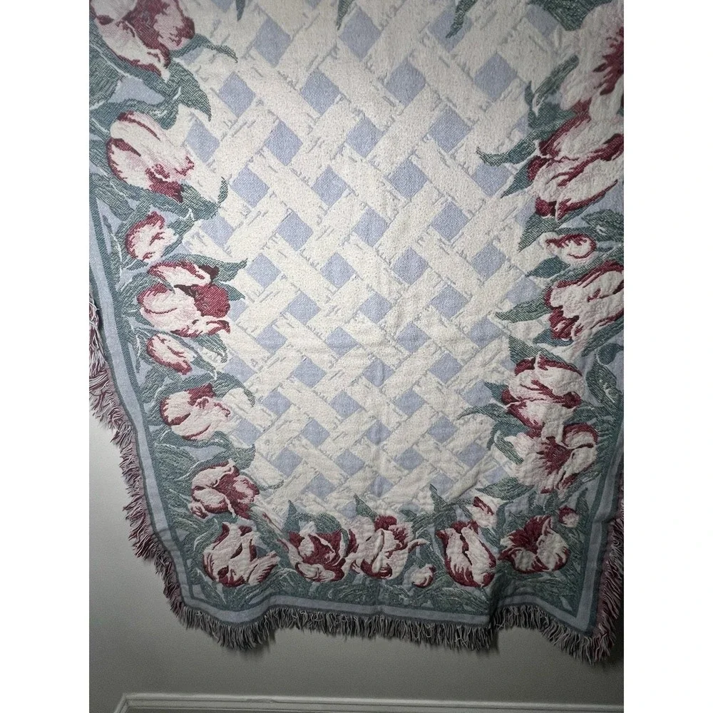 40 by 60 Floral Rose Lattice Tapestry Cross Stitch Throw Blanket with Fringe EUC